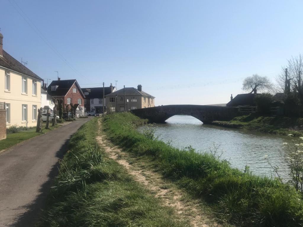 Delightful Cottage On The River Adur Close To Brighton & The Downs No Dogs Sorry Upper Beeding Exteriér fotografie
