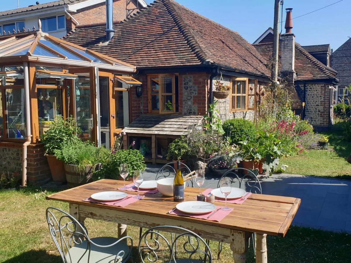 Delightful Cottage On The River Adur Close To Brighton & The Downs No Dogs Sorry Upper Beeding Exteriér fotografie