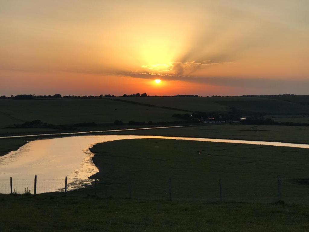 Delightful Cottage On The River Adur Close To Brighton & The Downs No Dogs Sorry Upper Beeding Exteriér fotografie